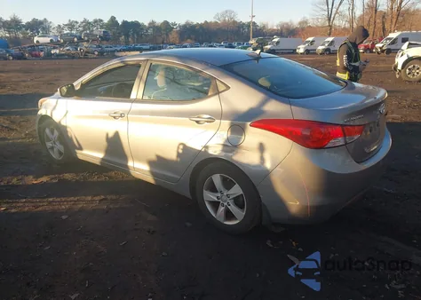 2013 Hyundai Elantra Gls z USA, uszkodzony, nr VIN KMHDH4AE8DU928077